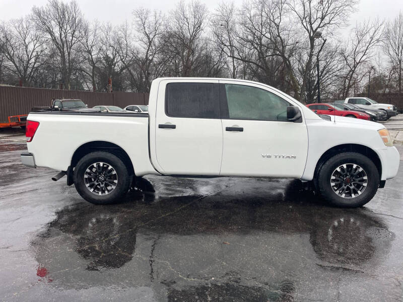 2014 Nissan Titan SV