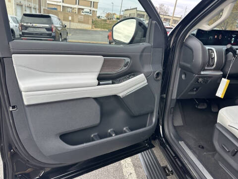 2025 Ford Expedition MAX Platinum