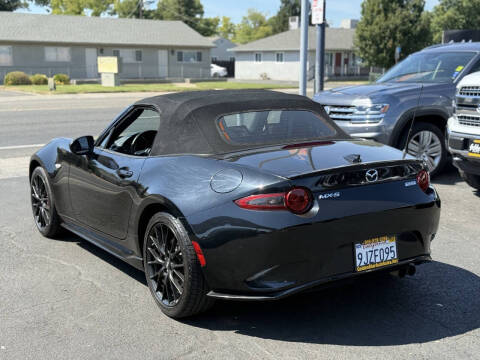 2016 Mazda MX-5 Miata Club