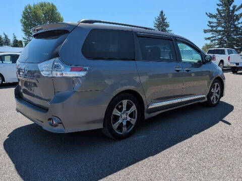 2017 Toyota Sienna SE Premium 8-Passenger