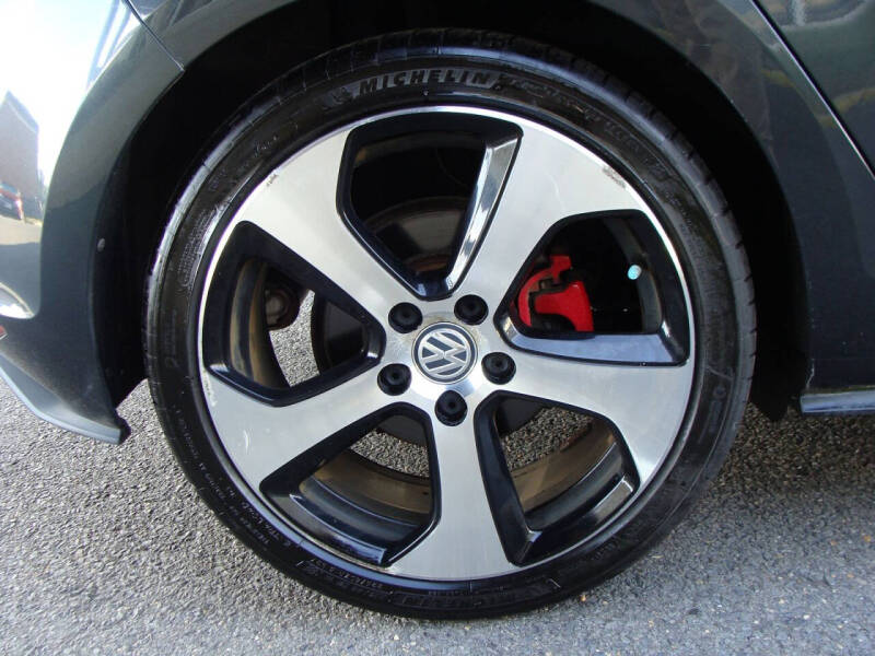 2017 Volkswagen Golf GTI S