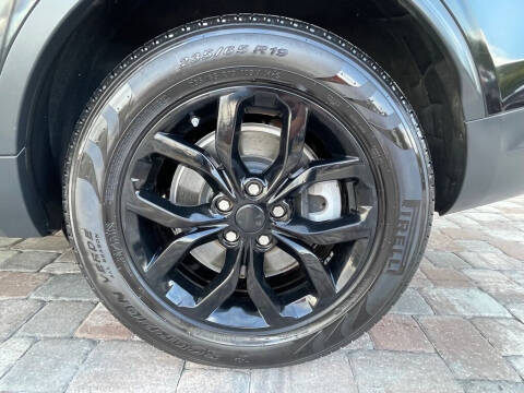 2017 Land Rover Discovery SE