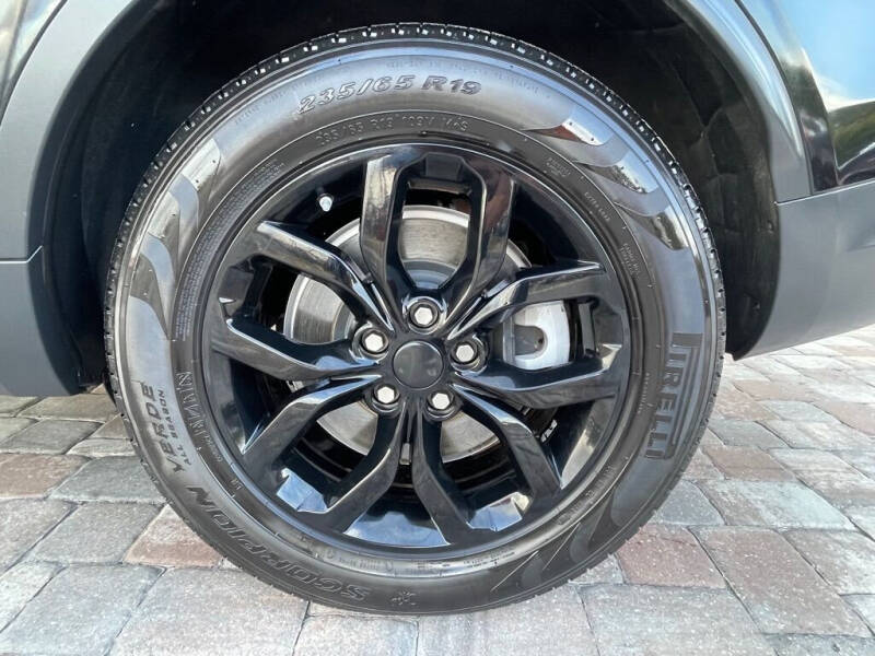 2017 Land Rover Discovery SE