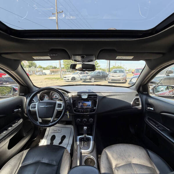 2014 Chrysler 200 Limited