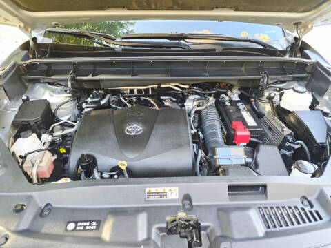 2020 Toyota Highlander LE