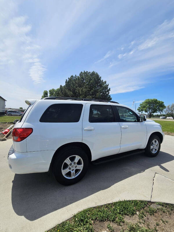 2013 Toyota Sequoia SR5