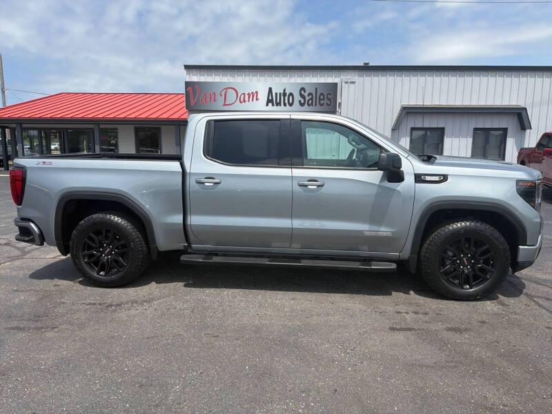 2025 GMC Sierra 1500 Elevation