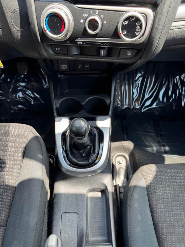 2017 Honda Fit LX - Photo 16