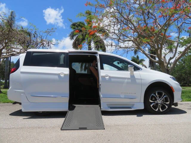 2022 Chrysler Pacifica Pinnacle
