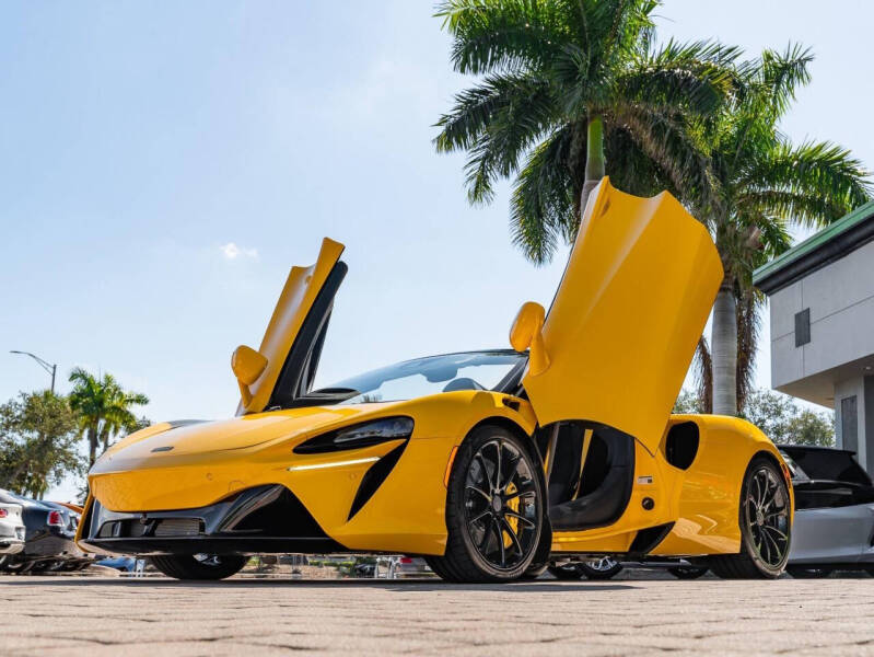 2025 McLaren Artura Spider