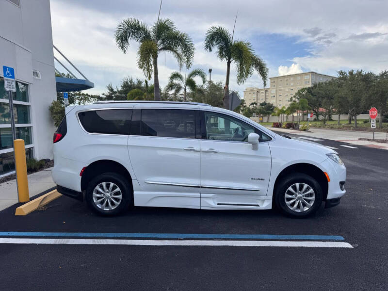2018 Chrysler Pacifica Touring L