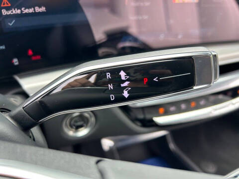 2025 Cadillac LYRIQ Luxury 1