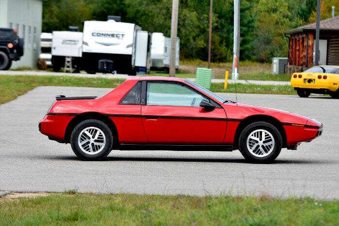 1984 Pontiac Fiero SE