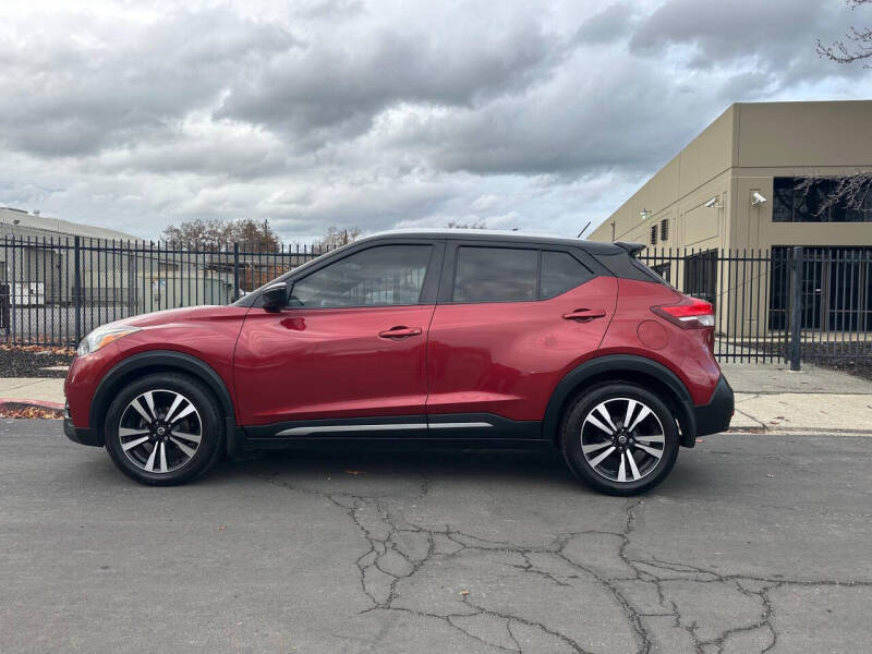 2020 Nissan Kicks SR