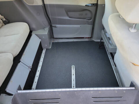 2013 Toyota WHEELCHAIR VAN
