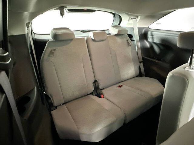 2025 Toyota Sienna LE 8-Passenger