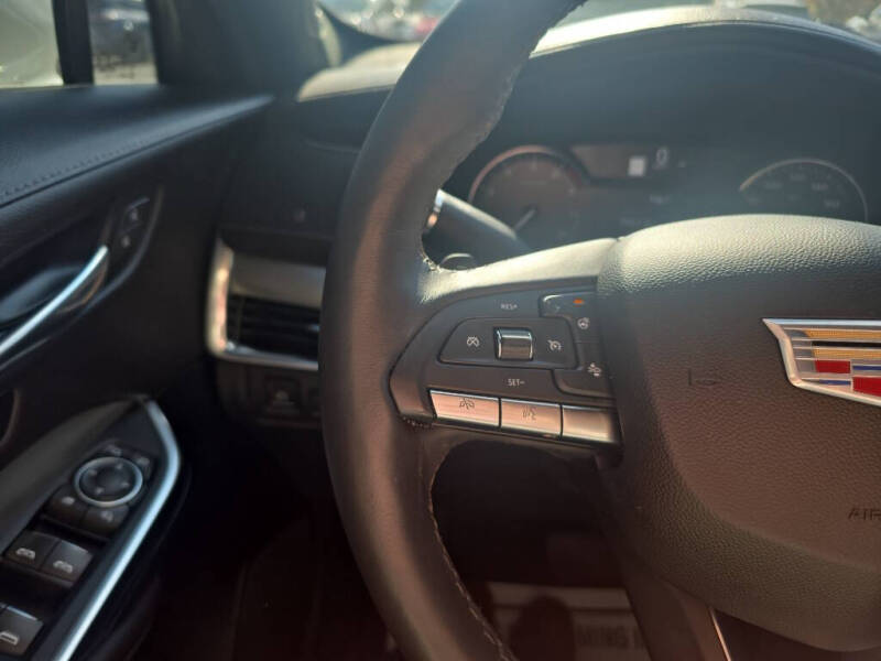 2022 Cadillac XT4 Premium Luxury