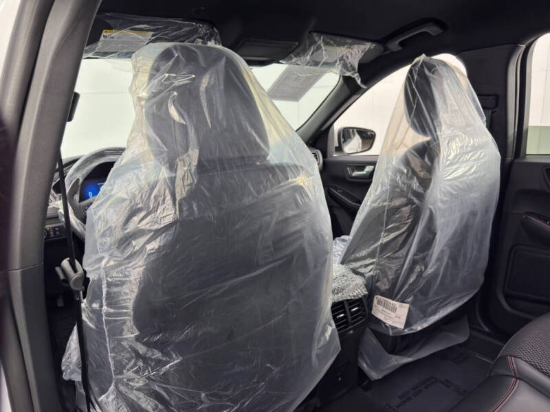 2024 Ford Escape Hybrid ST-Line Select