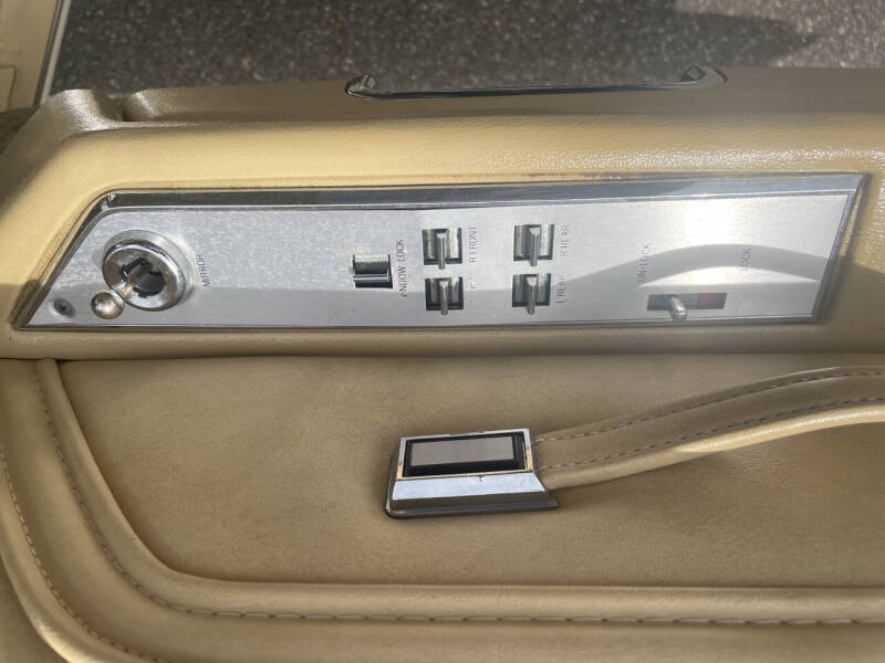 1981 Ford LTD Crown Victoria Country Squire