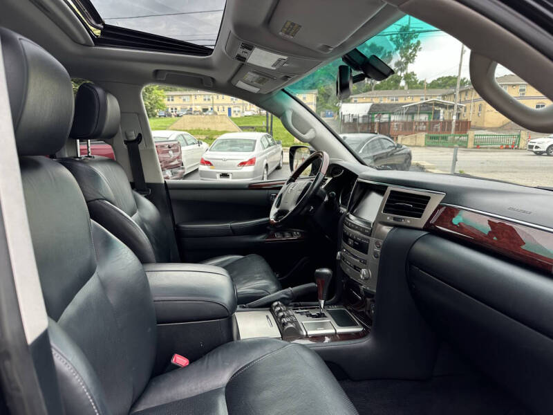 2014 Lexus LX 570