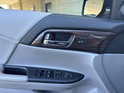 2017 Honda Accord EX-L w/Navi w/Honda Sensing