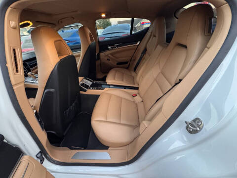 2016 Porsche Panamera Edition