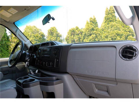 2013 Ford E-Series E-350 SD