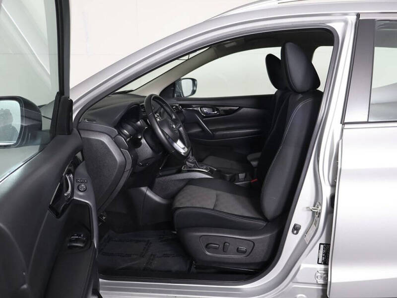 2022 Nissan Rogue Sport SV