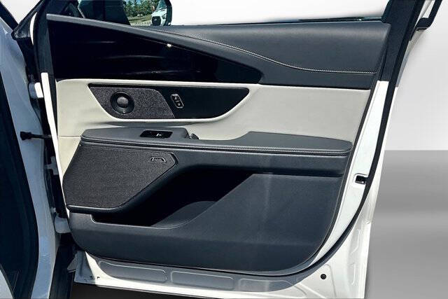 2024 Lincoln Nautilus Reserve