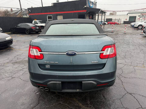 2010 Ford Taurus SEL