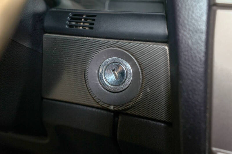 2005 Ford Thunderbird Deluxe