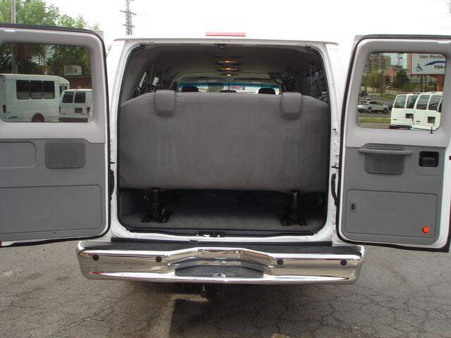 2009 Ford E-Series E-350 SD XLT