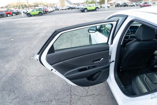 2025 Hyundai Elantra Limited