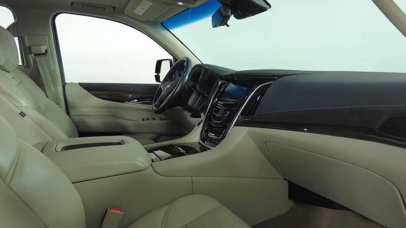 2018 Cadillac Escalade Luxury