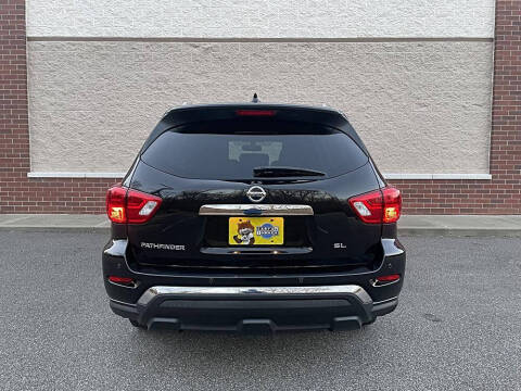 2020 Nissan Pathfinder SL