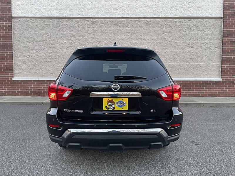 2020 Nissan Pathfinder SL