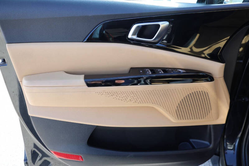 2024 Kia Carnival EX