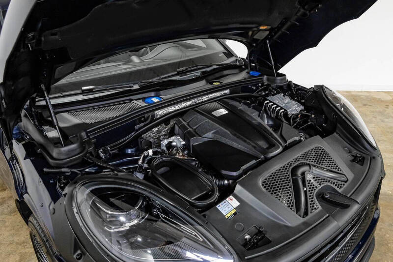 2022 Porsche Macan S