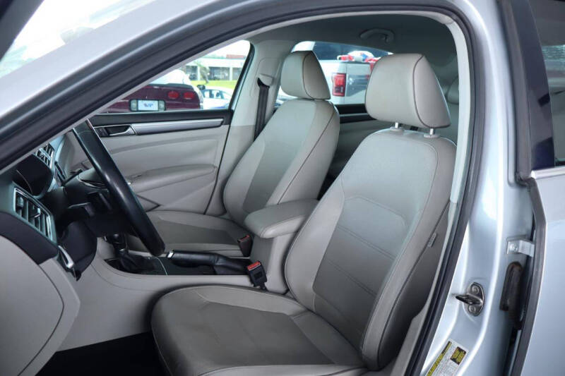 2017 Volkswagen Passat 1.8T R-Line