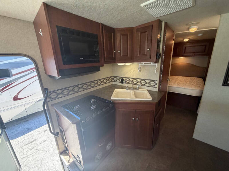 2015 Winnebago Vista