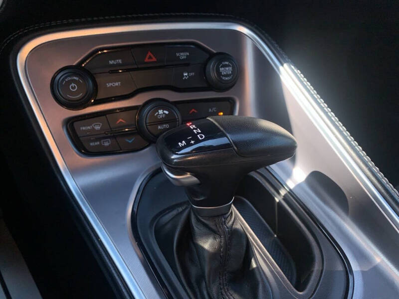 2022 Dodge Challenger SXT