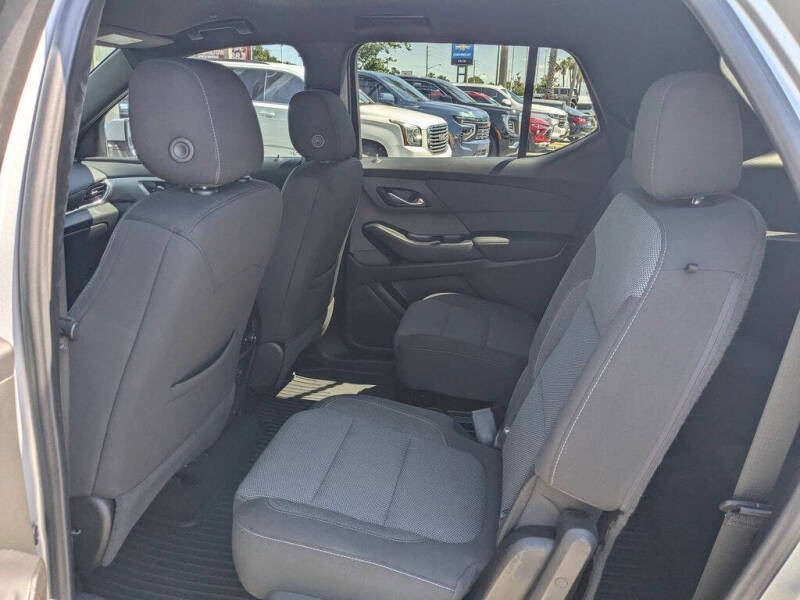 2022 Chevrolet Traverse LT Cloth