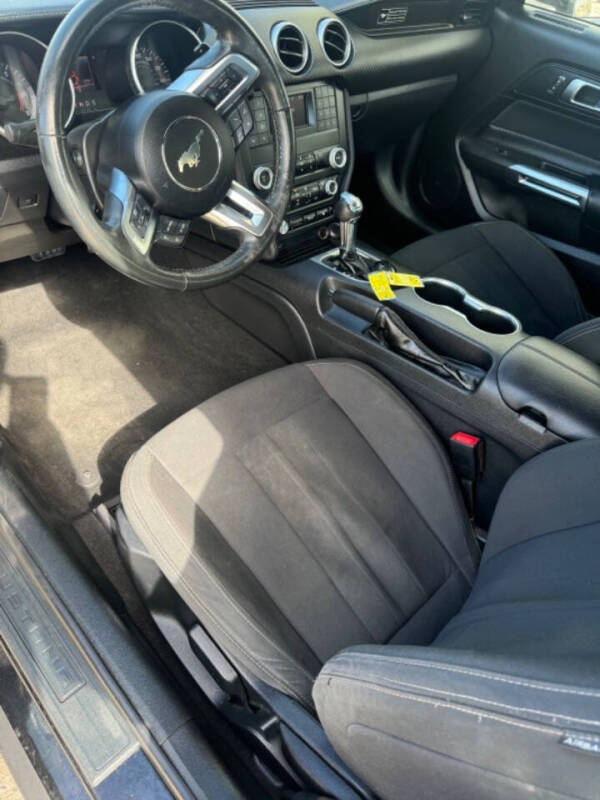 2020 Ford Mustang EcoBoost