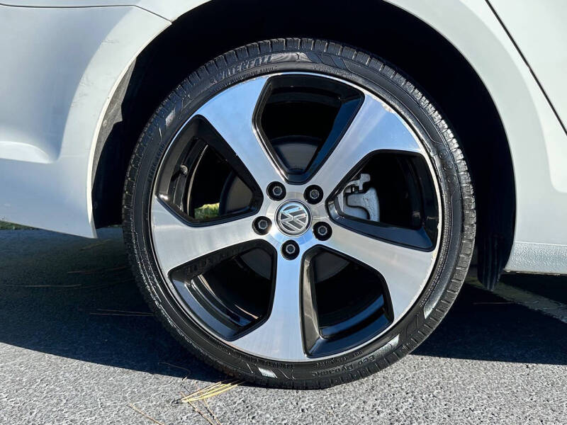 2016 Volkswagen Golf SportWagen TSI S