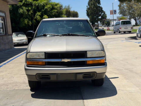 2000 Chevrolet S-10 LS