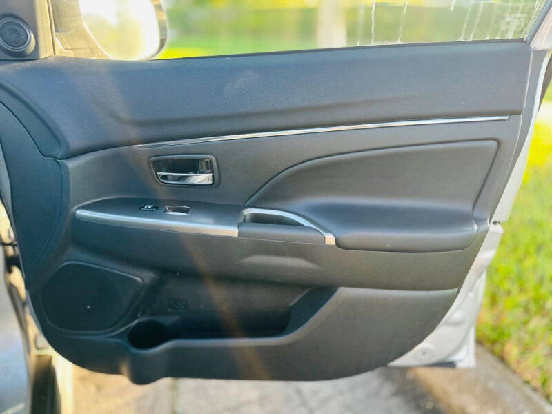 2023 Mitsubishi Outlander Sport ES