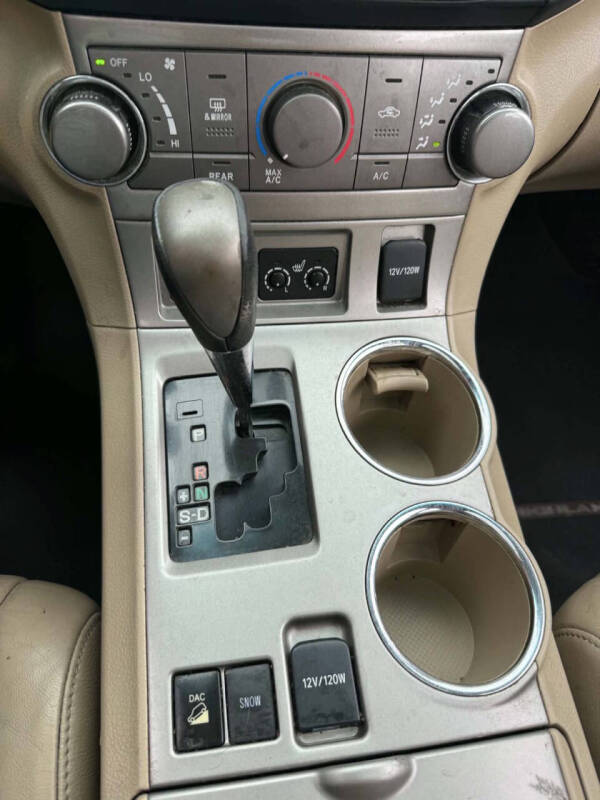 2013 Toyota Highlander SE