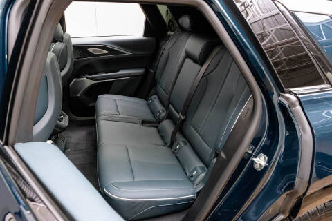 2024 Cadillac LYRIQ Luxury 3