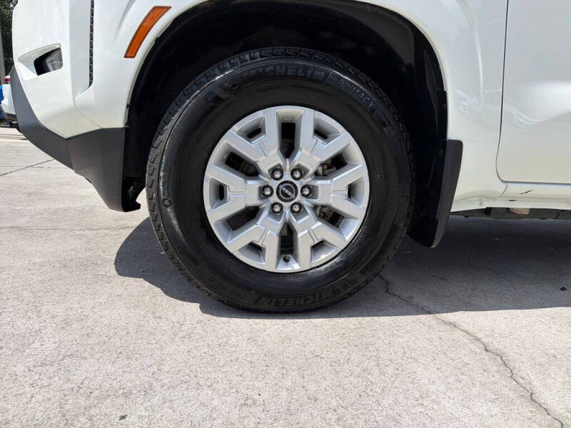 2024 Nissan Frontier SV