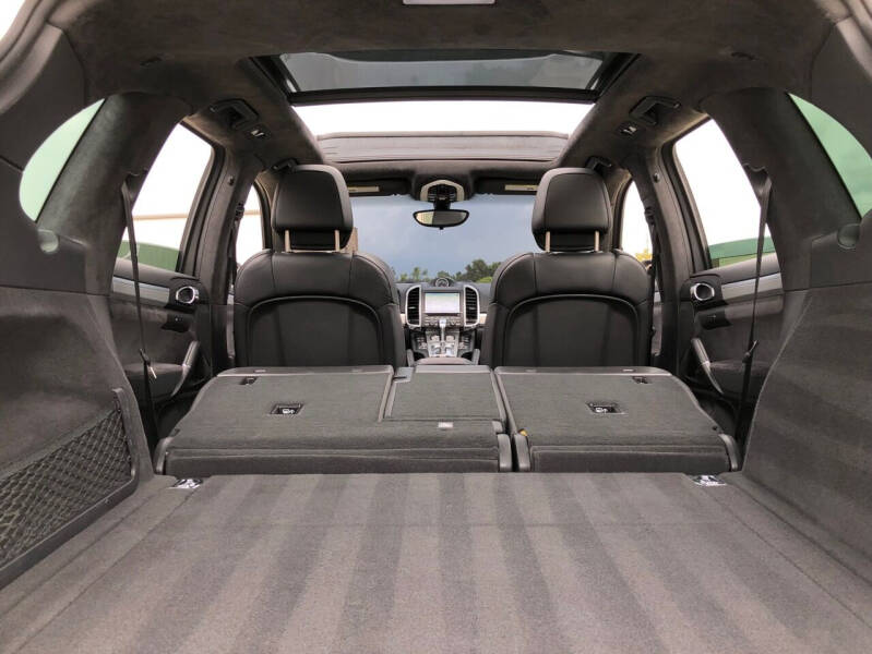 2013 Porsche Cayenne GTS